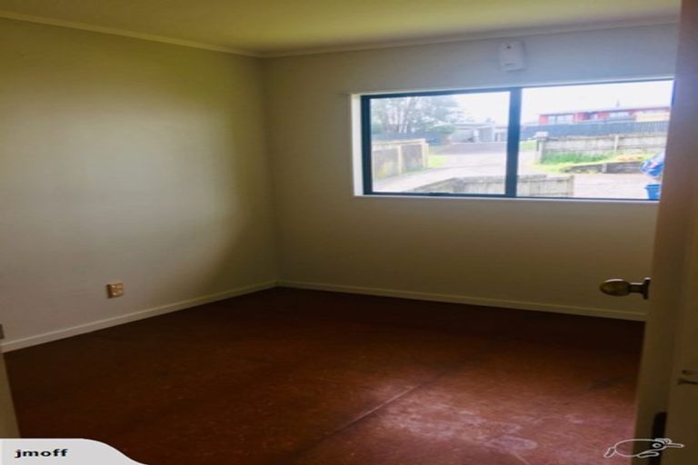 Photo of property in 49a Clayburn Road, Glen Eden, Auckland, 0602