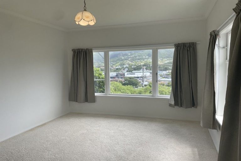 Photo of property in 22 Duncan Street, Tawa, Wellington, 5028