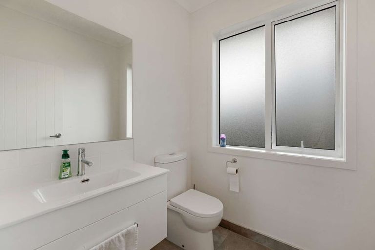 Photo of property in 5 Whangapouri Road, Karaka, Drury, 2578