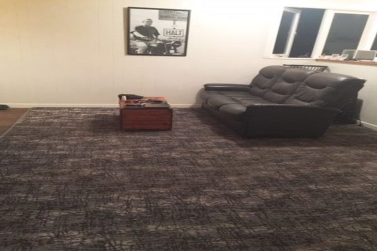 Photo of property in 122 Tawa Road, Kumeu, 0891