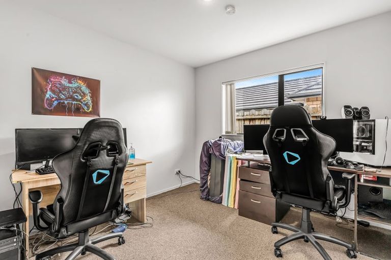 Photo of property in 17 Kotuku Crescent, Takanini, 2112