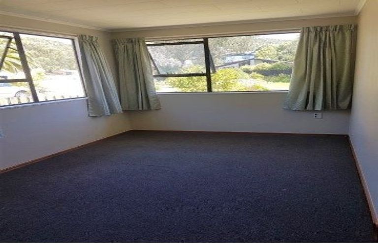 Photo of property in 37 Postgate Drive, Whitby, Porirua, 5024