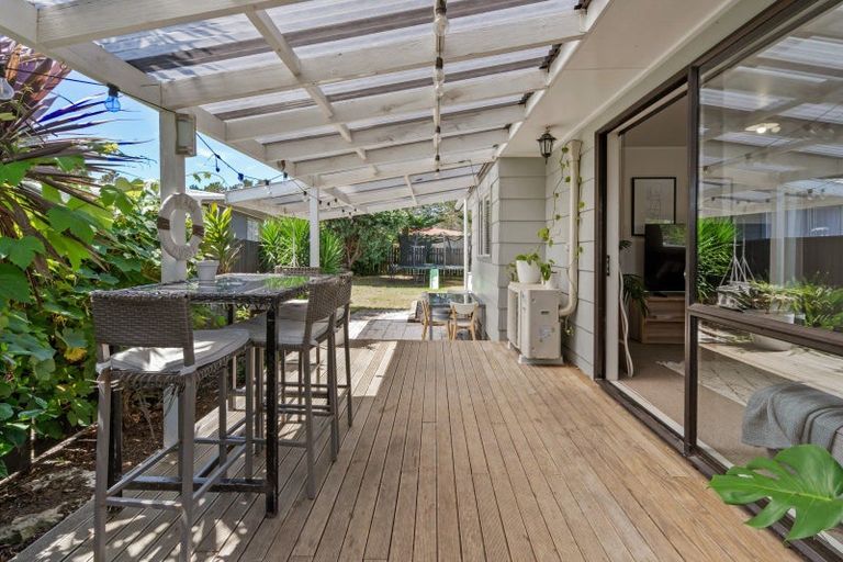 Photo of property in 16 Moki Place, Ruakaka, 0116