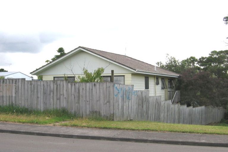 Photo of property in 15 Holmes Drive South, West Harbour, Auckland, 0618