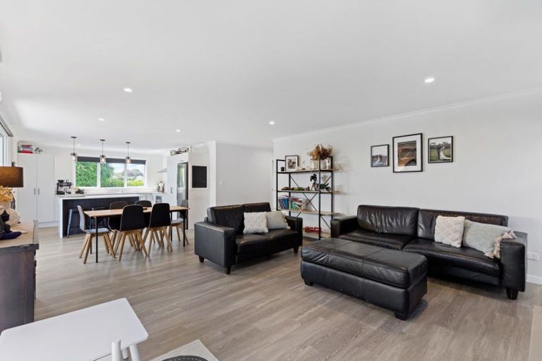 Photo of property in 92 Penetaka Heights, Pyes Pa, Tauranga, 3112