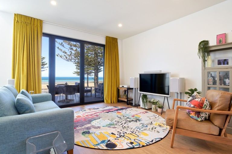 Photo of property in 607 Marine Parade, Napier South, Napier, 4110