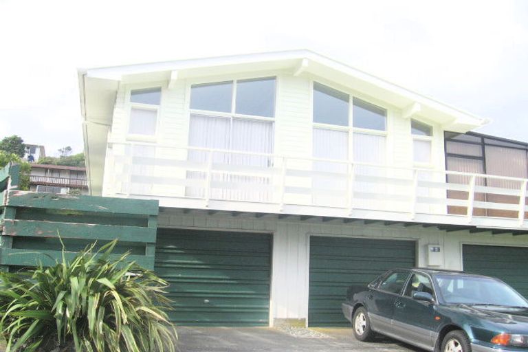 Photo of property in 11 Aspen Grove, Maungaraki, Lower Hutt, 5010