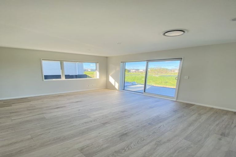 Photo of property in 7 Myland Drive, Hobsonville, Auckland, 0616