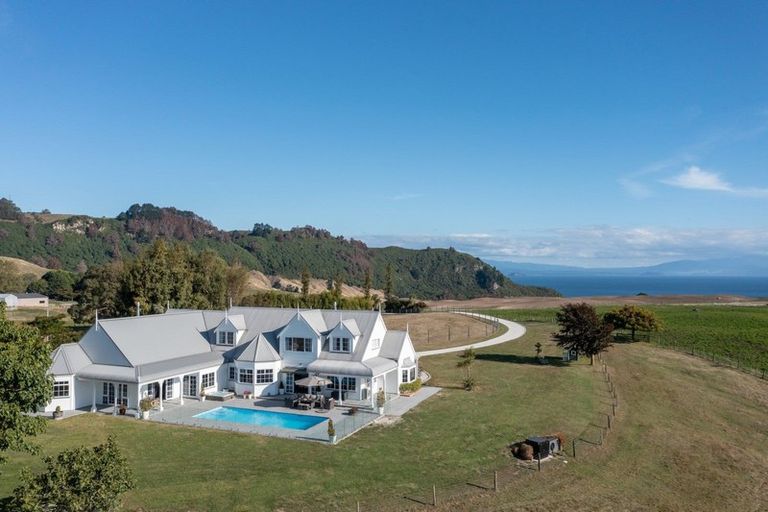 Photo of property in 36 Kaiapo Road, Acacia Bay, Taupo, 3385