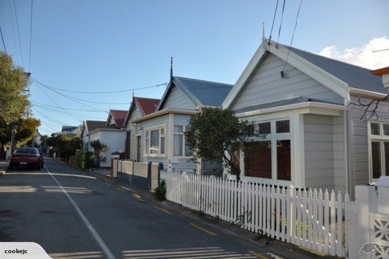 Photo of property in 23 Moir Street, Mount Victoria, Wellington, 6011
