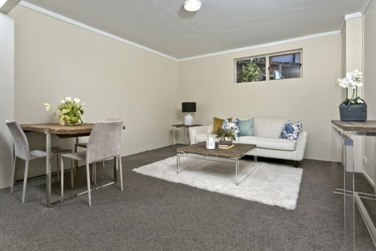 Photo of property in 61 Merriefield Avenue, Forrest Hill, Auckland, 0620