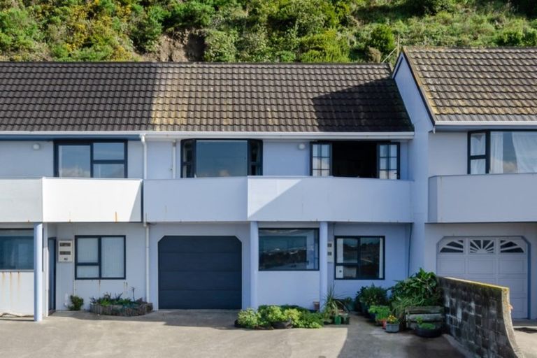 Photo of property in 3/422 Queens Drive, Lyall Bay, Wellington, 6022