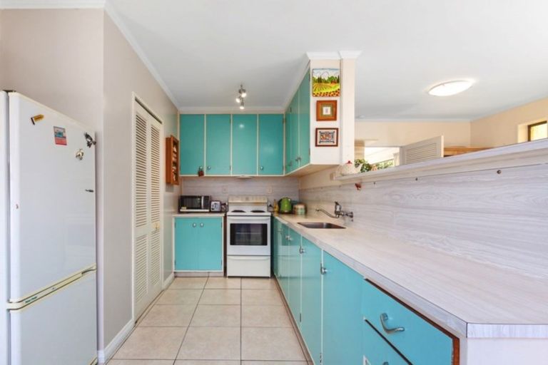 Photo of property in 26 Coates Street, Tawa, Wellington, 5028