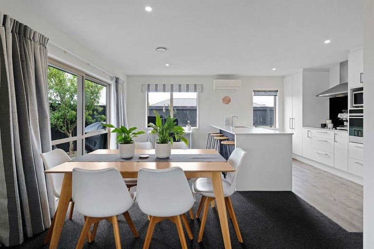 Photo of property in 15 Koareare Avenue, Halswell, Christchurch, 8025