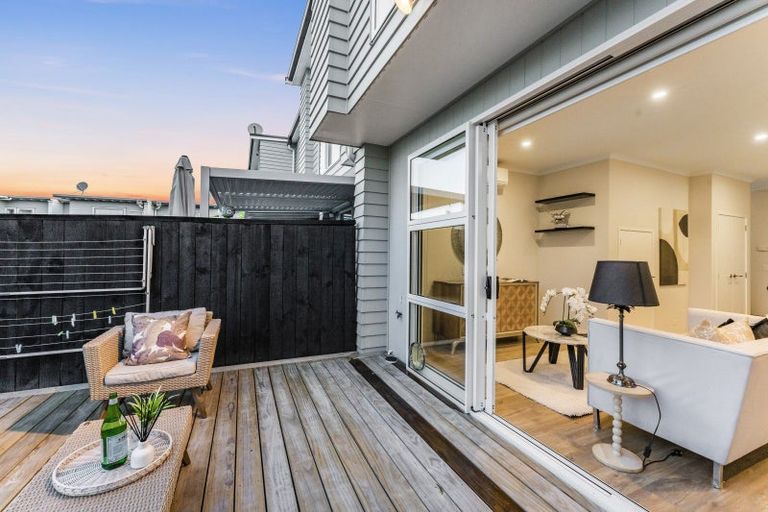 Photo of property in 6 Touhou Road, Hobsonville, Auckland, 0616