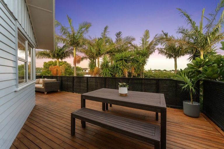 Photo of property in 199 Forrest Hill Road, Forrest Hill, Auckland, 0620