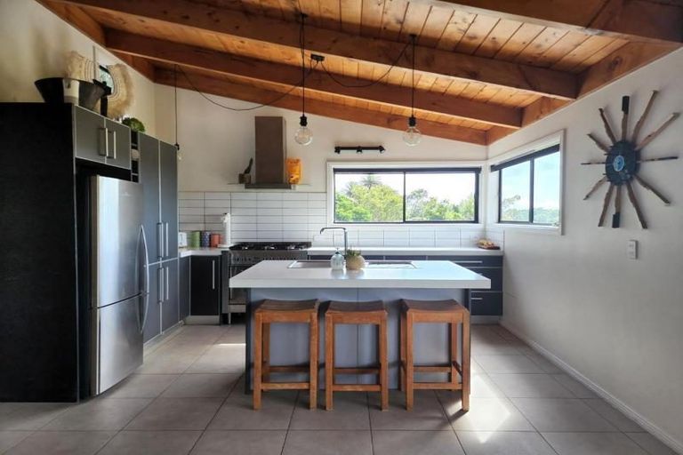 Photo of property in 5 Butlers Lane, Oakura, 4314