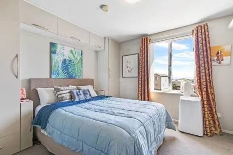 Photo of property in 28 Opito Way, East Tamaki, Auckland, 2013