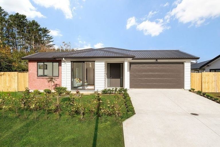 Photo of property in 32 Josh Road, Huapai, Kumeu, 0810