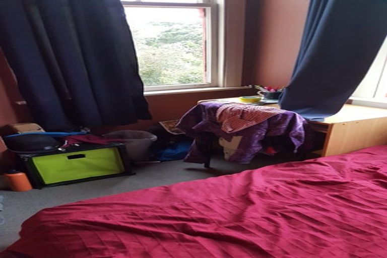 Photo of property in 88 Kelburn Parade, Kelburn, Wellington, 6012