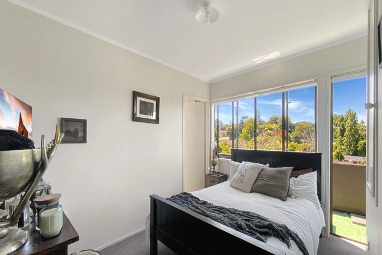 Photo of property in 124 Stapleford Crescent, Browns Bay, Auckland, 0630