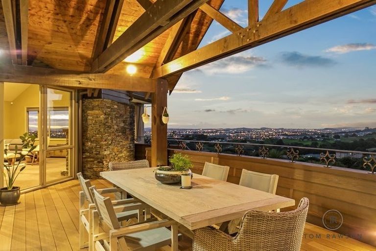 Photo of property in 3 Coronet Lane, Flat Bush, Auckland, 2019