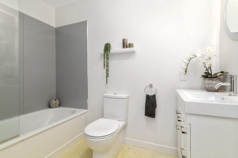 Photo of property in 8a Hollies Crescent, Johnsonville, Wellington, 6037