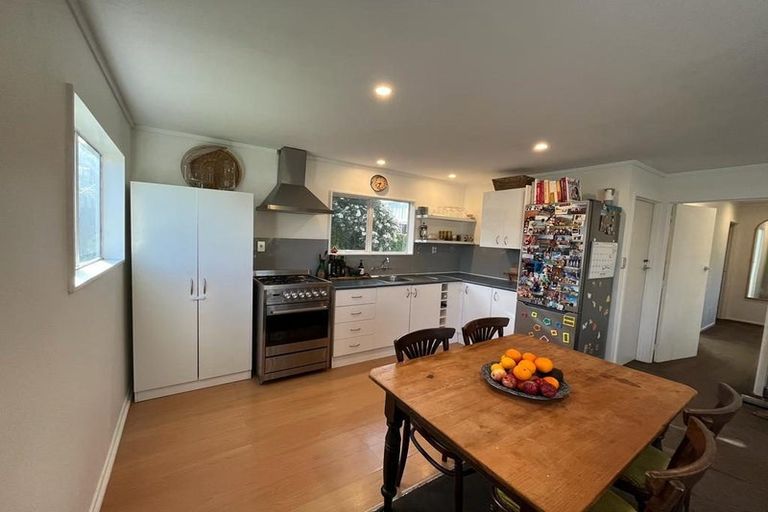 Photo of property in 1/25 Tawa Road, Te Atatu Peninsula, Auckland, 0610