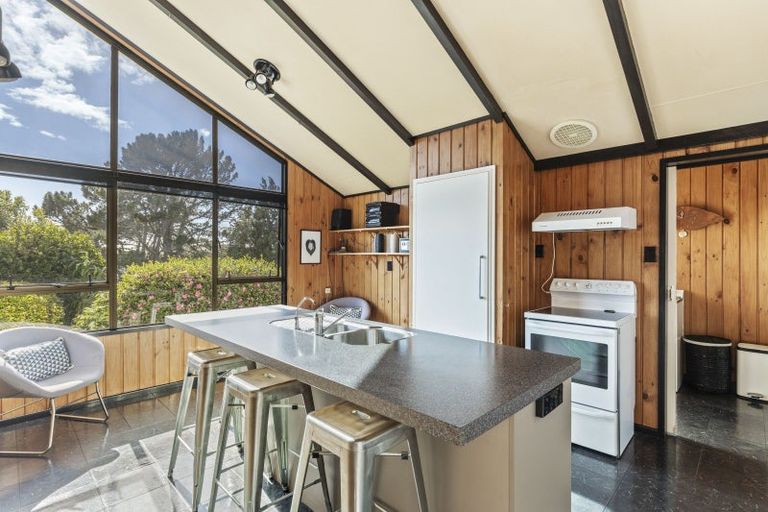Photo of property in 19 Caledonia Place, Highlands Park, New Plymouth, 4312
