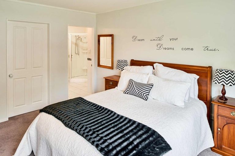 Photo of property in 19 Samwell Drive, Whitby, Porirua, 5024