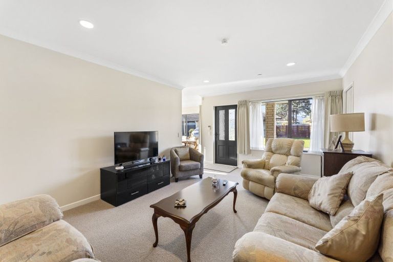 Photo of property in 30 Ian Peter Way, Otaki, 5512