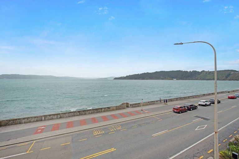 Photo of property in 4/148 Evans Bay Parade, Roseneath, Wellington, 6021