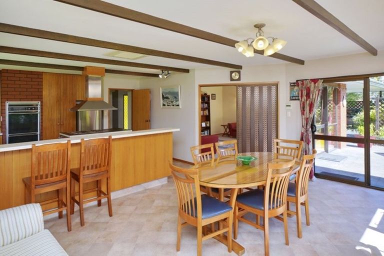 Photo of property in 2 Woodfield Place, Woodend, 7610