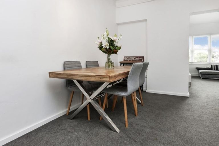 Photo of property in Illawarra Flats, 11/6 Brighton Road, Parnell, Auckland, 1052