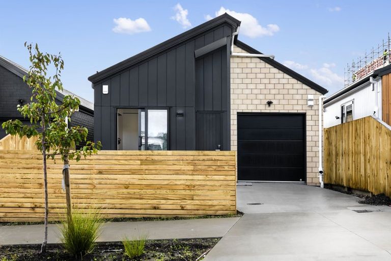 Photo of property in 42 Biokovo Street, Massey, Auckland, 0614
