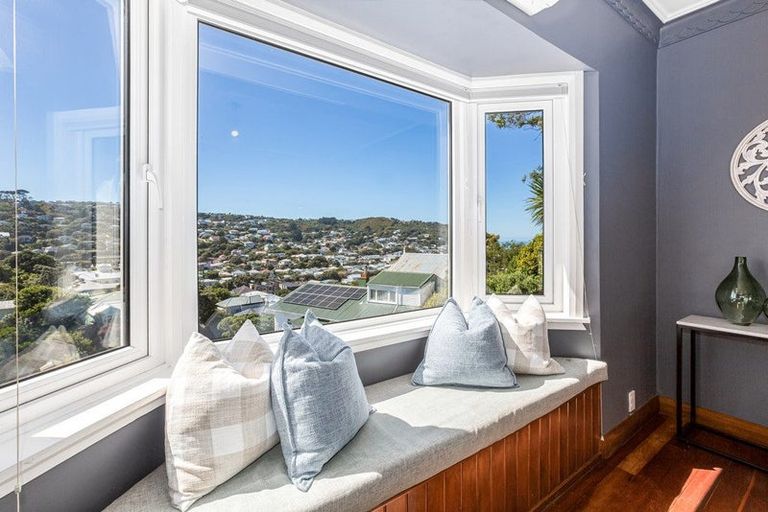 Photo of property in 112 Eden Street, Island Bay, Wellington, 6023