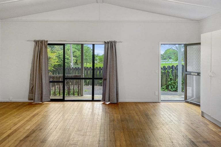 Photo of property in 623a Swanson Road, Swanson, Auckland, 0612