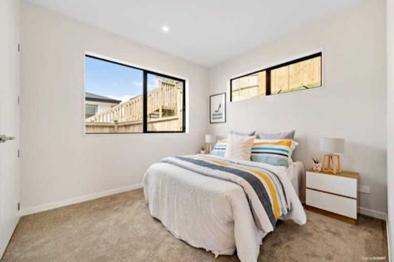 Photo of property in 13 Pacific Heights Road, Orewa, 0931