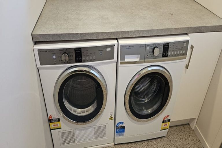 Photo of property in 17 Heuchan Lane, Wanaka, 9305