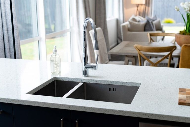 Photo of property in 6 Elizabeth Street, Cambridge, 3434