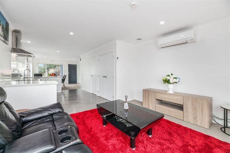 Photo of property in 1/67a Metcalfe Road, Ranui, Auckland, 0612