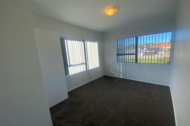 Photo of property in 45b Kurnell Drive, Botany Downs, Auckland, 2010