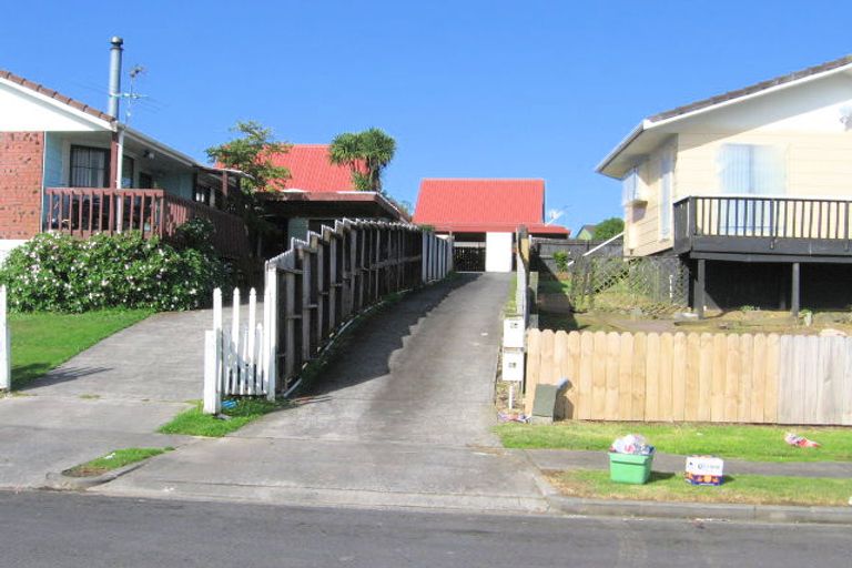Photo of property in 8b Greenstone Place, Clover Park, Auckland, 2019