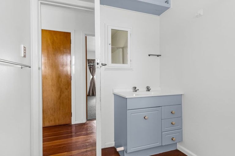 Photo of property in 202a Grove Road, Mayfair, Hastings, 4122