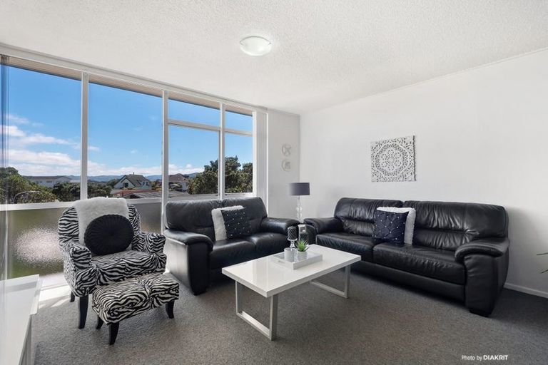 Photo of property in 23uc7 Rangitane Street, Maupuia, Wellington, 6022