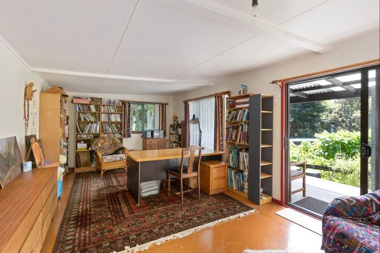 Photo of property in 26 Brick Bay Drive, Sandspit, Warkworth, 0982