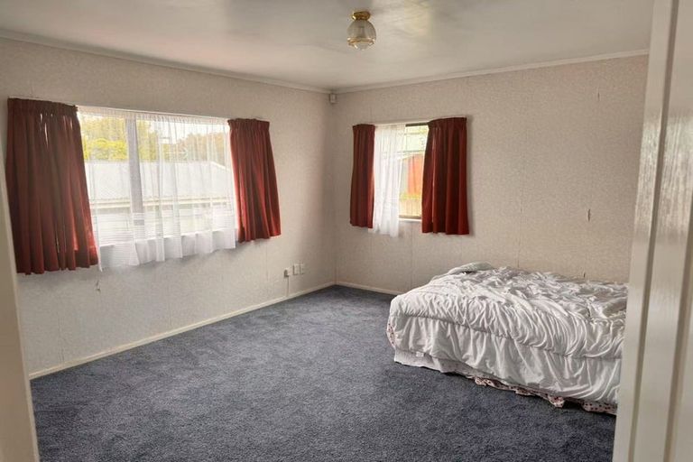 Photo of property in 20 Karetu Road, Greenlane, Auckland, 1051