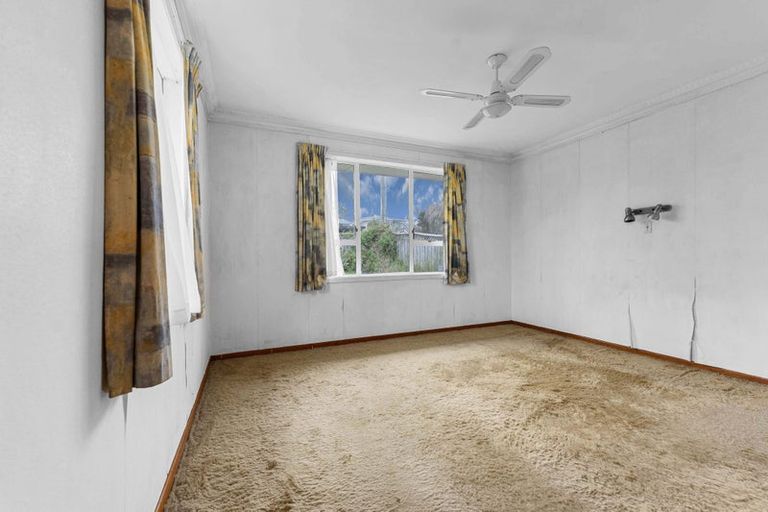Photo of property in 30 Abbotleigh Avenue, Te Atatu Peninsula, Auckland, 0610