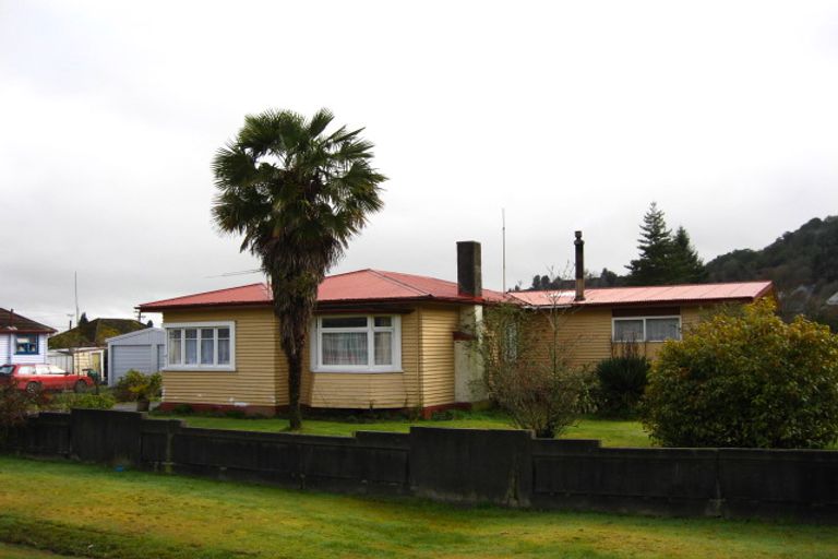 Photo of property in 4 Dunn Street, Reefton, 7830