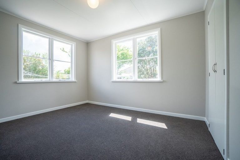 Photo of property in 655 Featherston Street, Roslyn, Palmerston North, 4414
